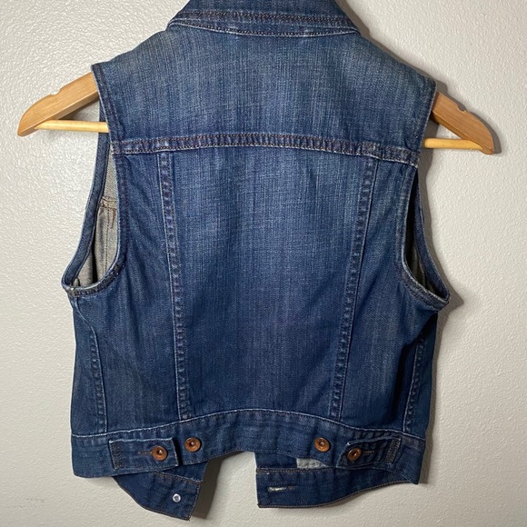 Levi’s Denim Vest - Picture 2 of 6